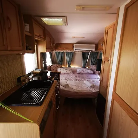 Къмпинг Sea Breeze Топола